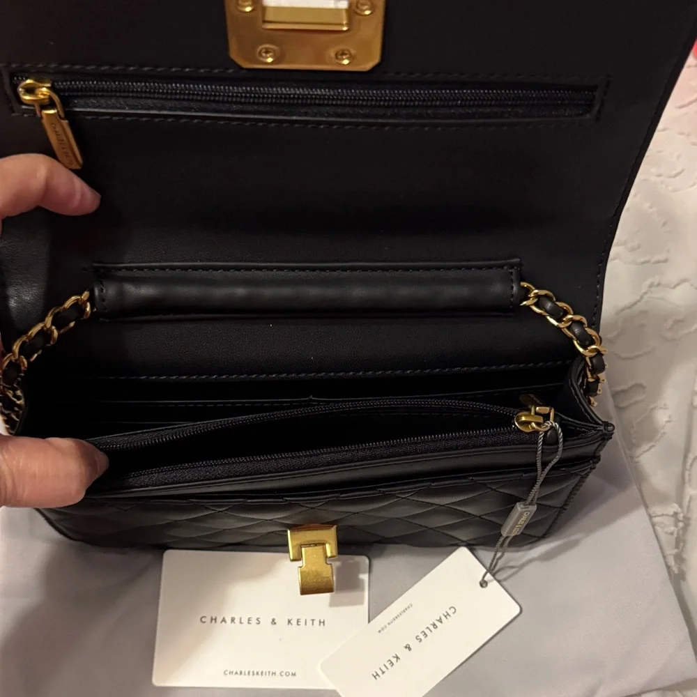 Charles & Keith Gradient Gift Box - Picture 12 of 13